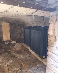 Installation en cours dans une cave