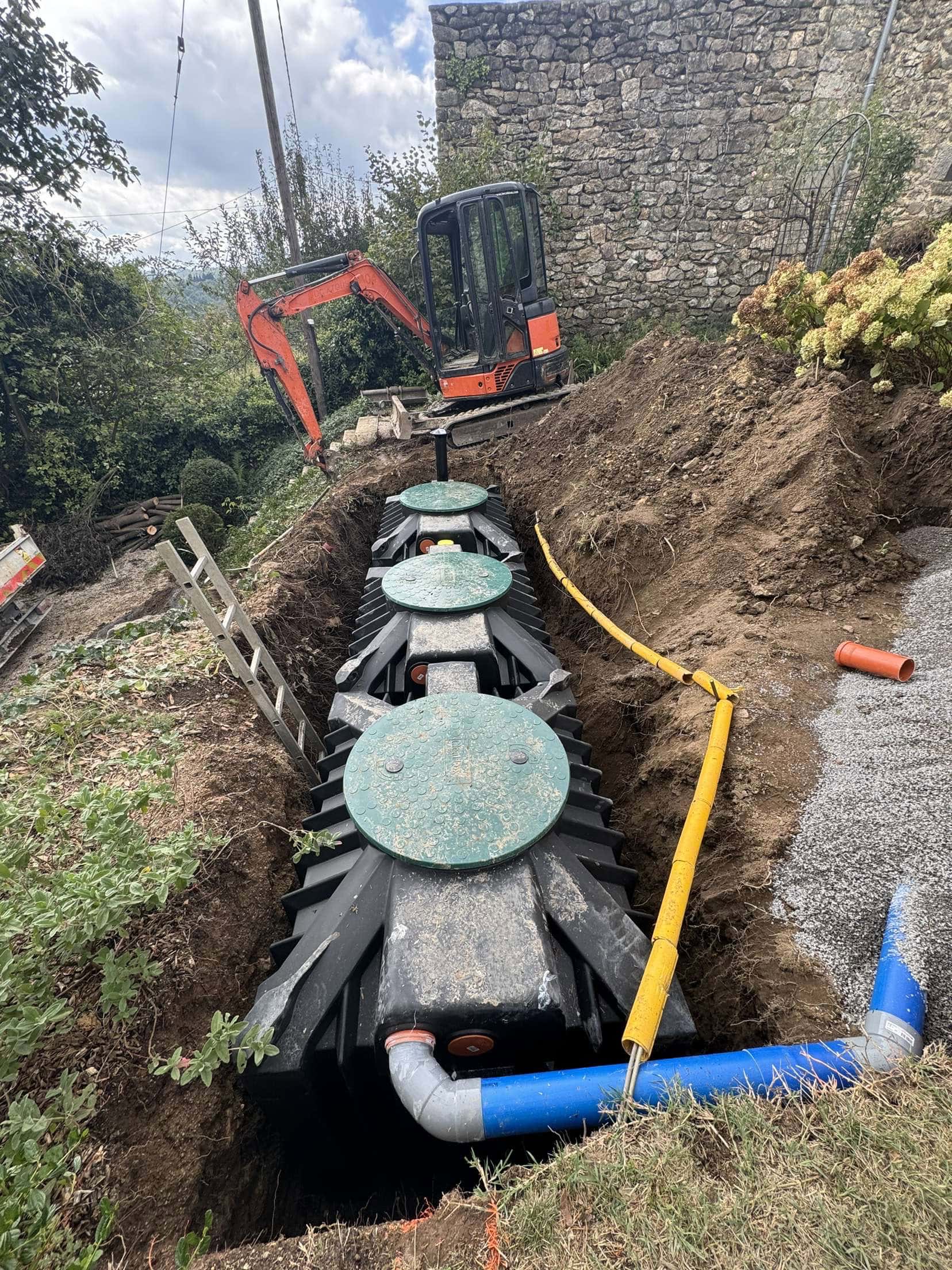 Installation d'un filtre compact ClearFox® By Breizho® par Assainissement Solutions — Ardèche, Drôme, Cantal, Haute-Loire, Lozère